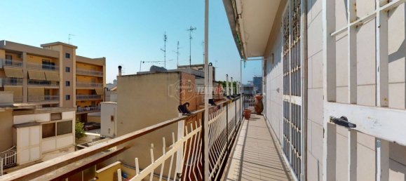 Квартира с 2 спальнями в Бари, Италия № 90071 8