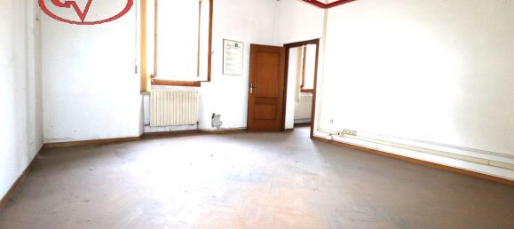 5 rooms Apartment in Montevarchi, Italy No. 224578 10