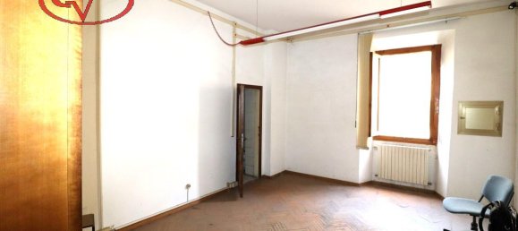 5 rooms Apartment in Montevarchi, Italy No. 224578 8