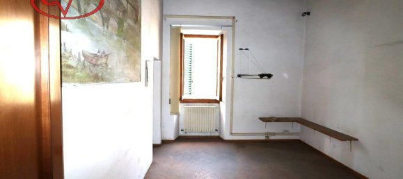 5 rooms Apartment in Montevarchi, Italy No. 224578 4