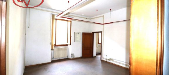 5 rooms Apartment in Montevarchi, Italy No. 224578 7