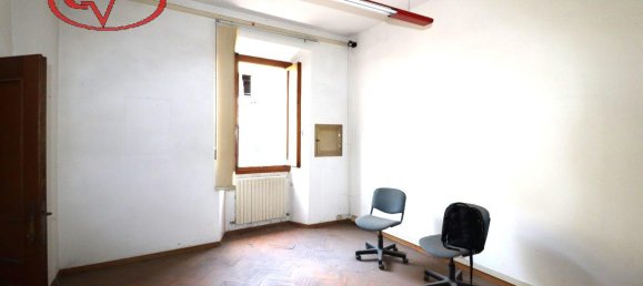 5 rooms Apartment in Montevarchi, Italy No. 224578 9