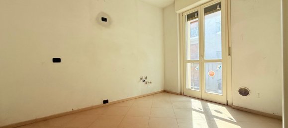 4 rooms Apartment in Tortona, Italy No. 274060 3