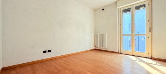 4 rooms Apartment in Tortona, Italy No. 274060 6