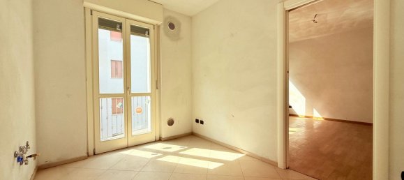 4 rooms Apartment in Tortona, Italy No. 274060 4