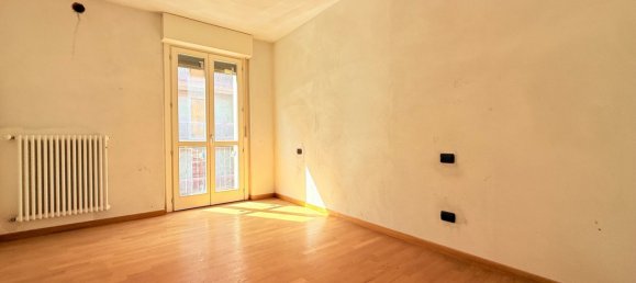 4 rooms Apartment in Tortona, Italy No. 274060 7