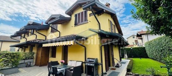 3 bedrooms Villa in Villa Guardia, Italy No. 273601 2