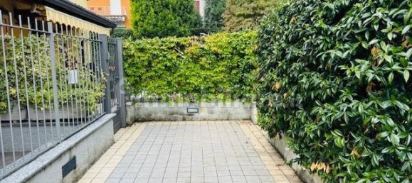 3 bedrooms Villa in Villa Guardia, Italy No. 273601 4