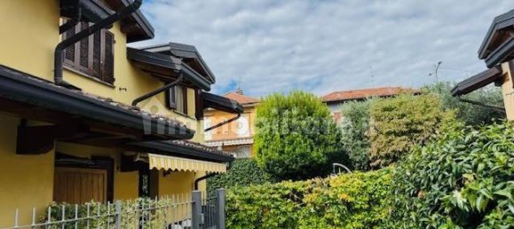 3 bedrooms Villa in Villa Guardia, Italy No. 273601 3