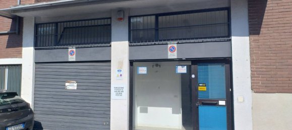 2 rooms Commercial property in Cinisello Balsamo, Italy No. 92697 2