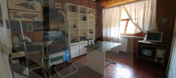 7-salle Appartement à Vico del Gargano, Italy No. 24164 8