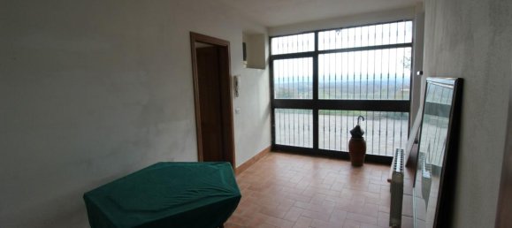 Вилла с 6 комнатами в Лоро Чуффенна, Италия № 234115 10