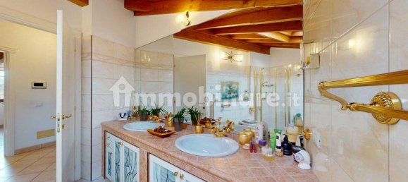 Villa T4 em Lavena Ponte Tresa, Italy N.º 73410 13