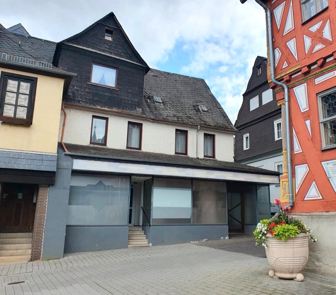 5 rooms Building in Limburg-Weilburg, Germany No. 248475