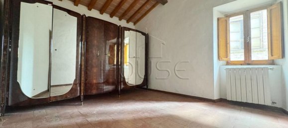 3 Schlafzimmer Wohnung in Sansepolcro, Italy, Nr. 331917 11