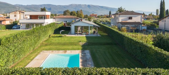 3 bedrooms Villa in Foligno, Italy No. 105551 3