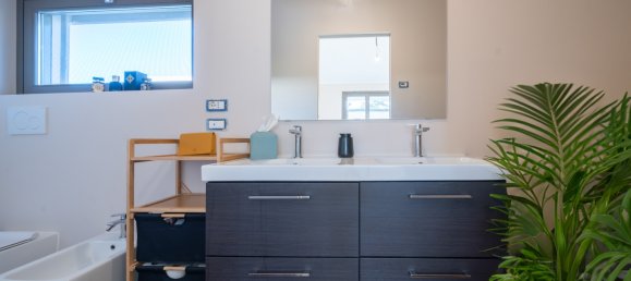 3 bedrooms Villa in Foligno, Italy No. 105551 8