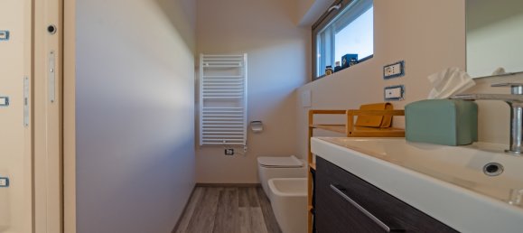 3 bedrooms Villa in Foligno, Italy No. 105551 10