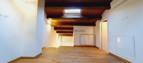 Квартира с 6 комнатами в Асколи Пичено, Италия № 8296 21