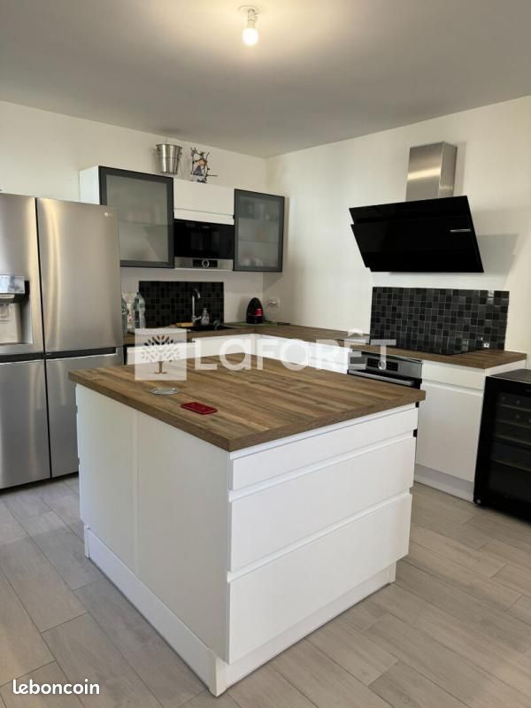 Dúplex de 3 dormitorios en Lamorlaye, France No. 237862