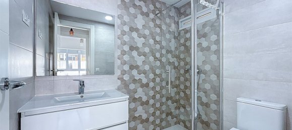 2 bedrooms Apartment in Malaga, Spain No. 160115 3