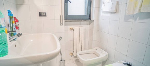 Apartamento de 3 habitaciónes en Bari, Italy No. 20293 2