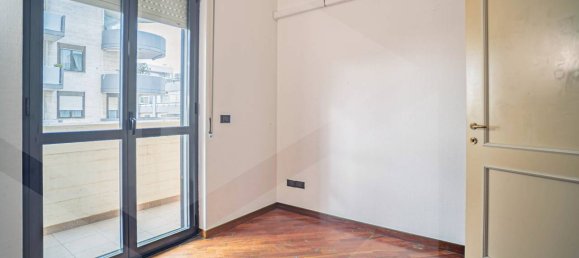 Apartamento de 3 habitaciónes en Bari, Italy No. 20293 8