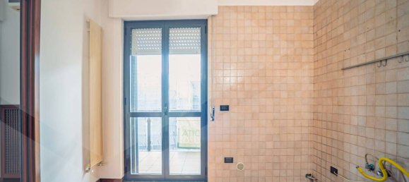 Apartamento de 3 habitaciónes en Bari, Italy No. 20293 48