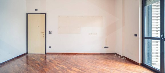 Apartamento de 3 habitaciónes en Bari, Italy No. 20293 40