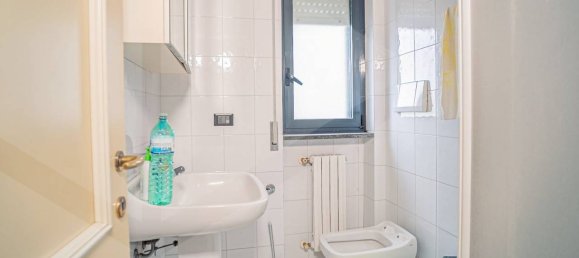 Apartamento de 3 habitaciónes en Bari, Italy No. 20293 50