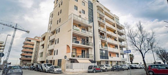 Apartamento de 3 habitaciónes en Bari, Italy No. 20293 35