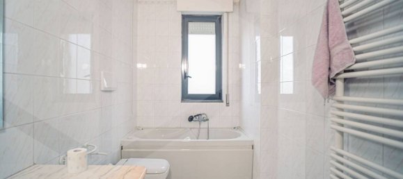 Apartamento de 3 habitaciónes en Bari, Italy No. 20293 17