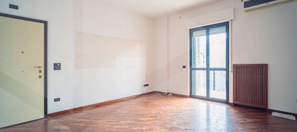 Apartamento de 3 habitaciónes en Bari, Italy No. 20293 41
