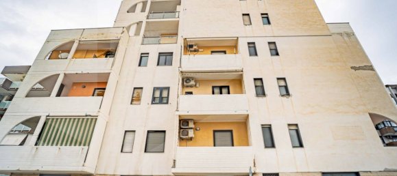 Apartamento de 3 habitaciónes en Bari, Italy No. 20293 32