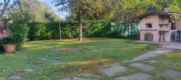 6 rooms House in Carrara, Italy No. 50910 7