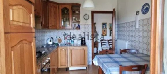 6 rooms House in Carrara, Italy No. 50910 10
