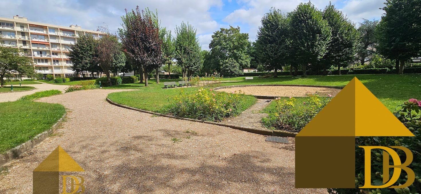 3 bedrooms Apartment in Maisons-Alfort, France No. 170464