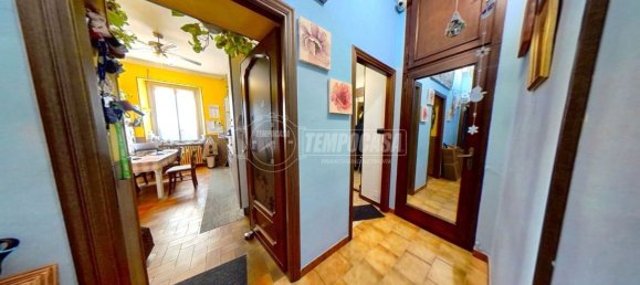 4 rooms Apartment in Turin, Italy No. 137220 4