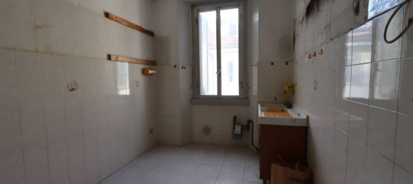 3 bedrooms Apartment in Milan, Italy No. 337495 4
