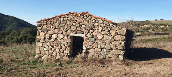  قطعة أرض في Aggius, Italy رقم 370844 2