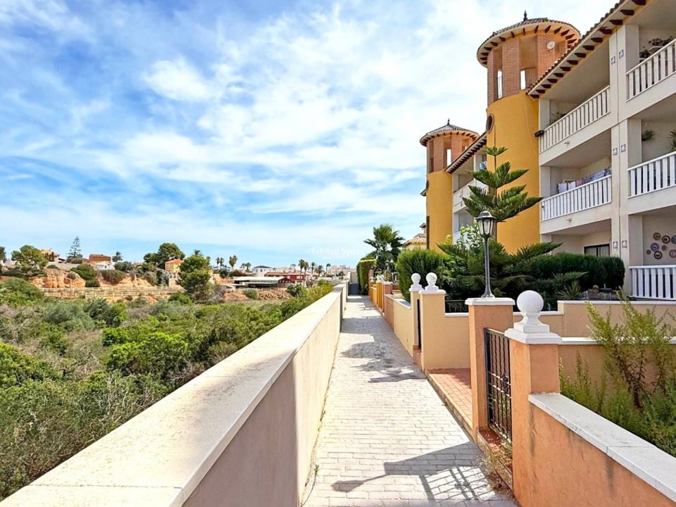 2 bedrooms Apartment in Alicante, Spain No. 201322