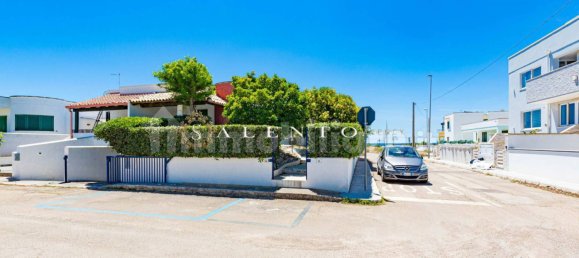 3 bedrooms Villa in Salve, Italy No. 140337 2