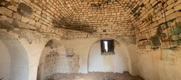 Casa de 2 habitaciónes en Cisternino, Italy No. 80219 19