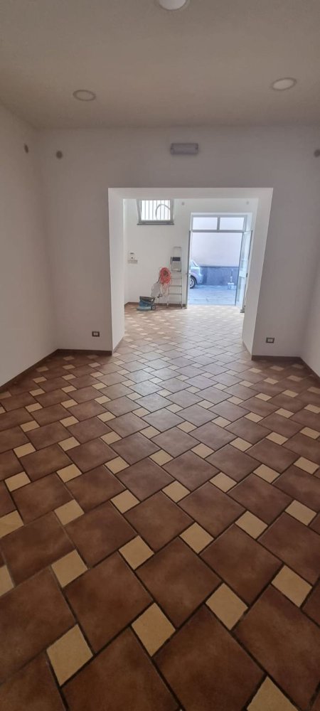 Imóvel comercial em Aversa, Italy 41 m² N.º 153141