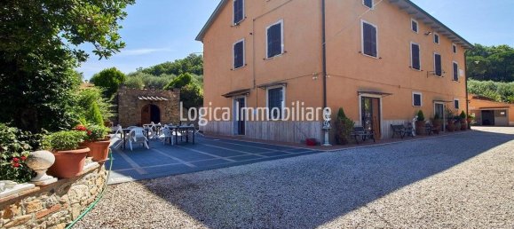 8 bedrooms House in Chiusi, Italy No. 323838 5