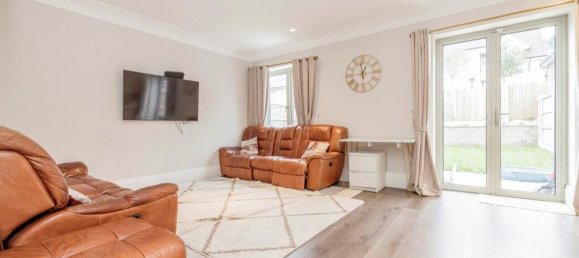 1 bedroom Apartment in Bushey, United Kingdom No. 6255 8