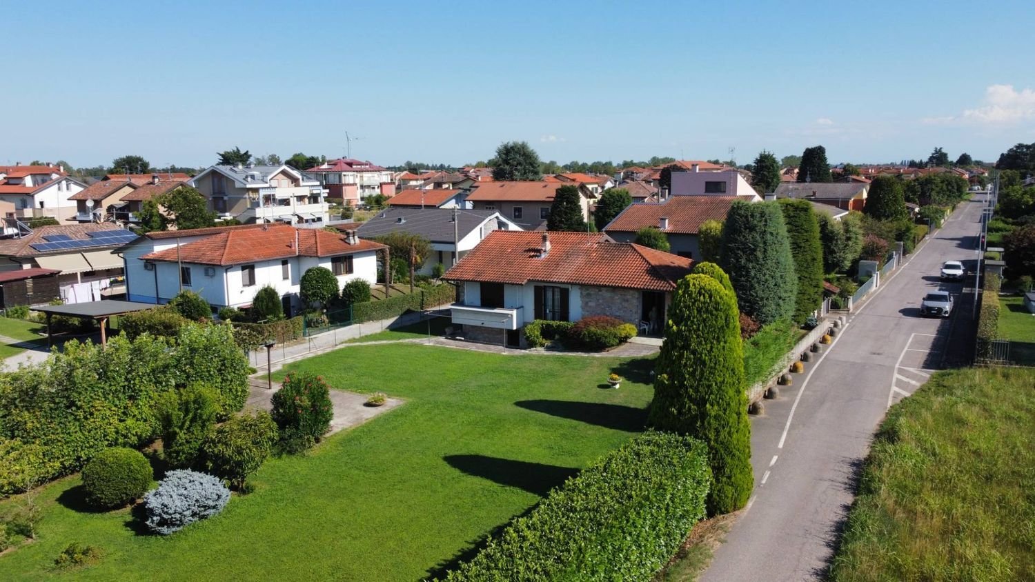 Вилла с 4 комнатами в Казирате д’Адда, Италия № 278519