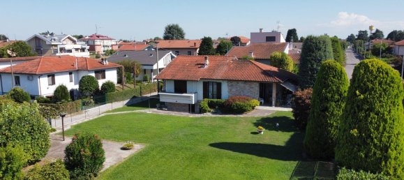 Вилла с 4 комнатами в Казирате д’Адда, Италия № 278519 4