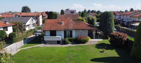 Вилла с 4 комнатами в Казирате д’Адда, Италия № 278519 7