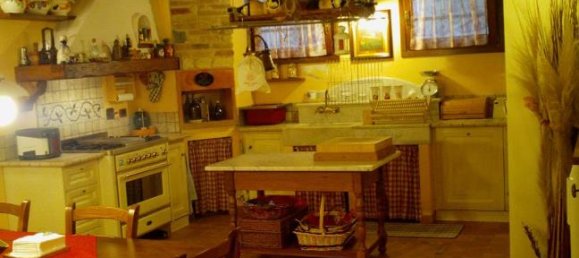 3 bedrooms House in Calenzano, Italy No. 252571 4